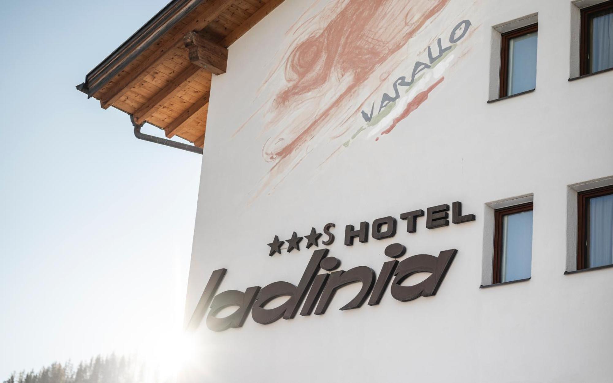 Hotel Ladinia Ла Вилла Экстерьер фото
